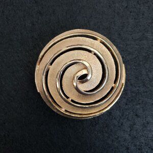Vintage Crown Trifari Gold-Tone Spiral Swirl Brooch Pin 2" Round